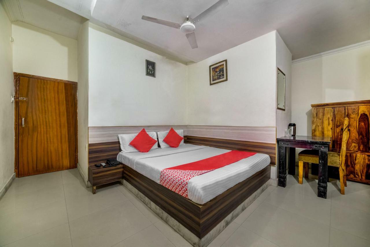 Oyo 40791 Hotel Hot N Fast Suratgarh Dış mekan fotoğraf