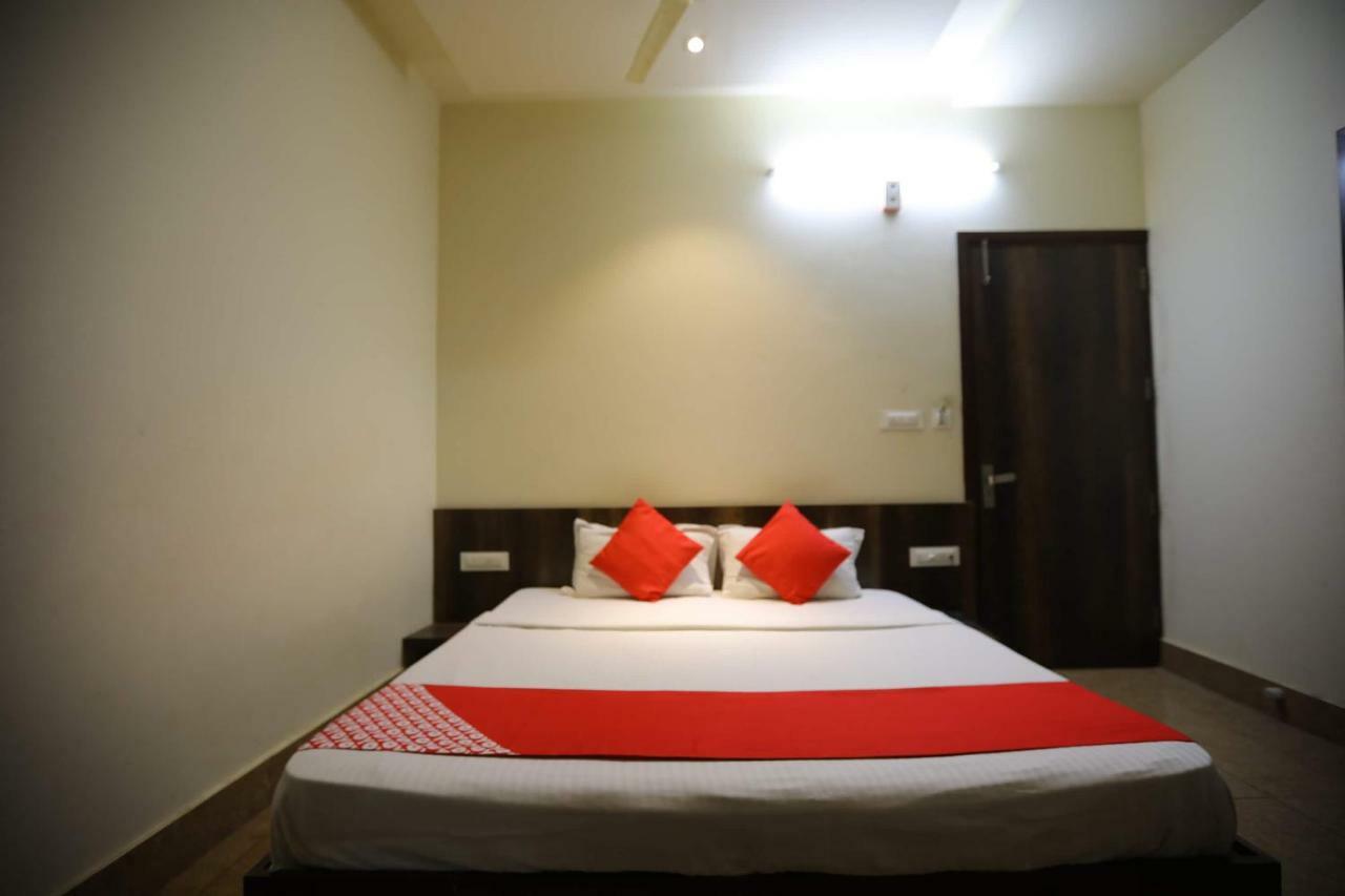 Oyo 40791 Hotel Hot N Fast Suratgarh Dış mekan fotoğraf