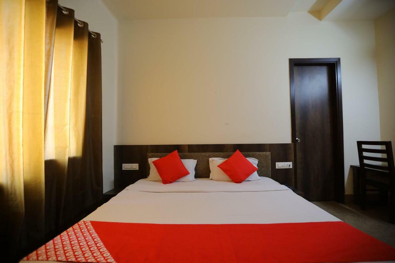 Oyo 40791 Hotel Hot N Fast Suratgarh Dış mekan fotoğraf