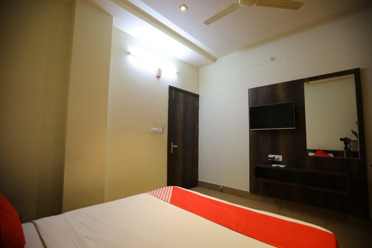 Oyo 40791 Hotel Hot N Fast Suratgarh Dış mekan fotoğraf